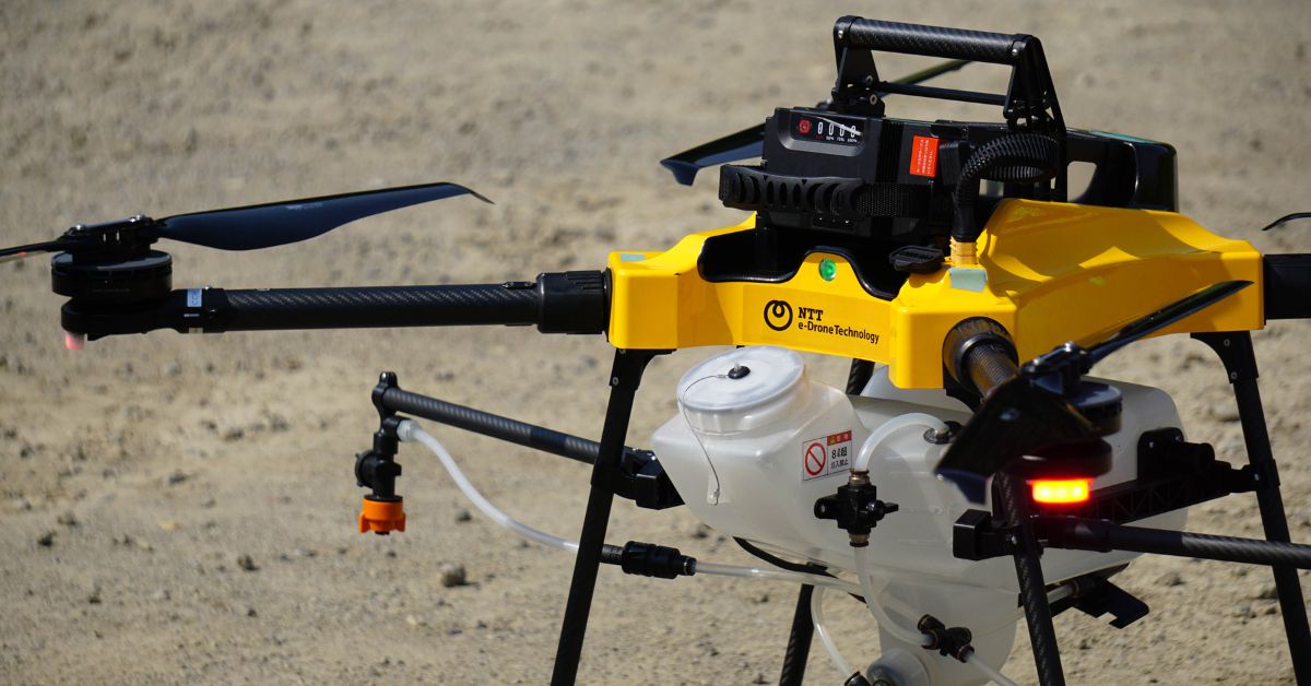 NTT e-Drone Technology社製農業用ドローンAC101