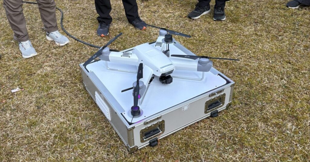 まだ世に出ていない「空中監視塔」国産の有線給電ドローン プロトタイプを飛ばしてみた