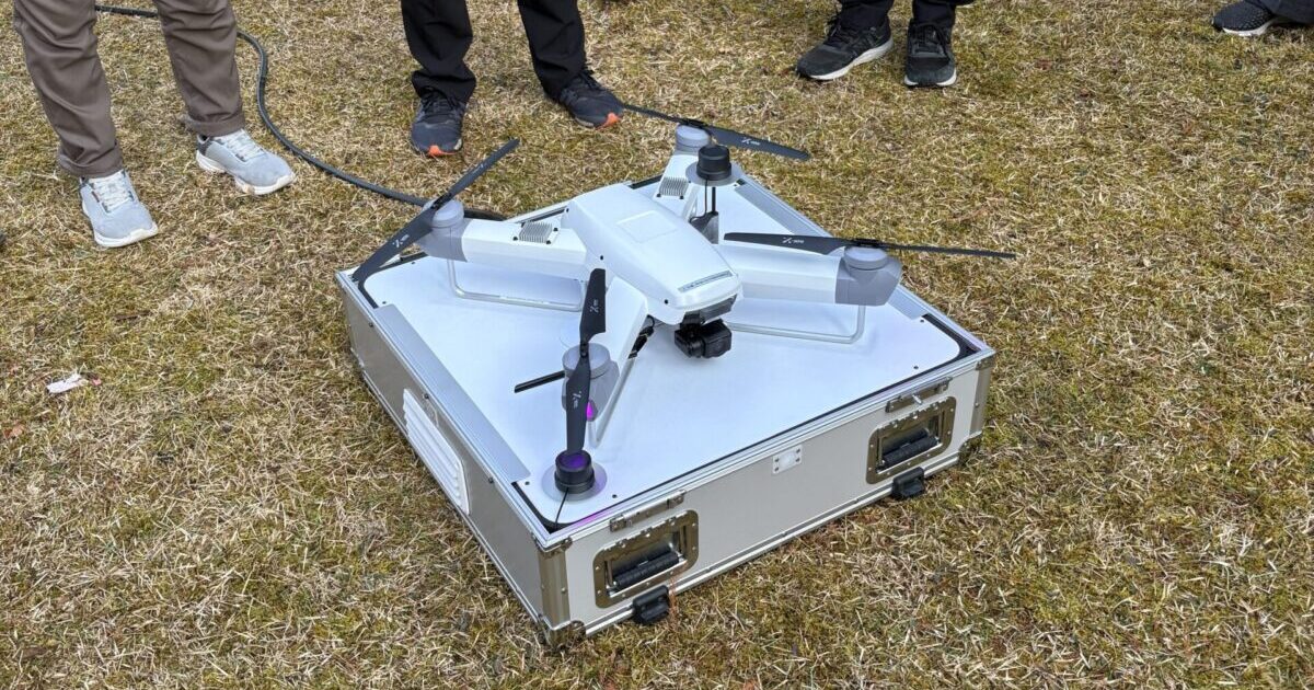 まだ世に出ていない「空中監視塔」国産の有線給電ドローン プロトタイプを飛ばしてみた