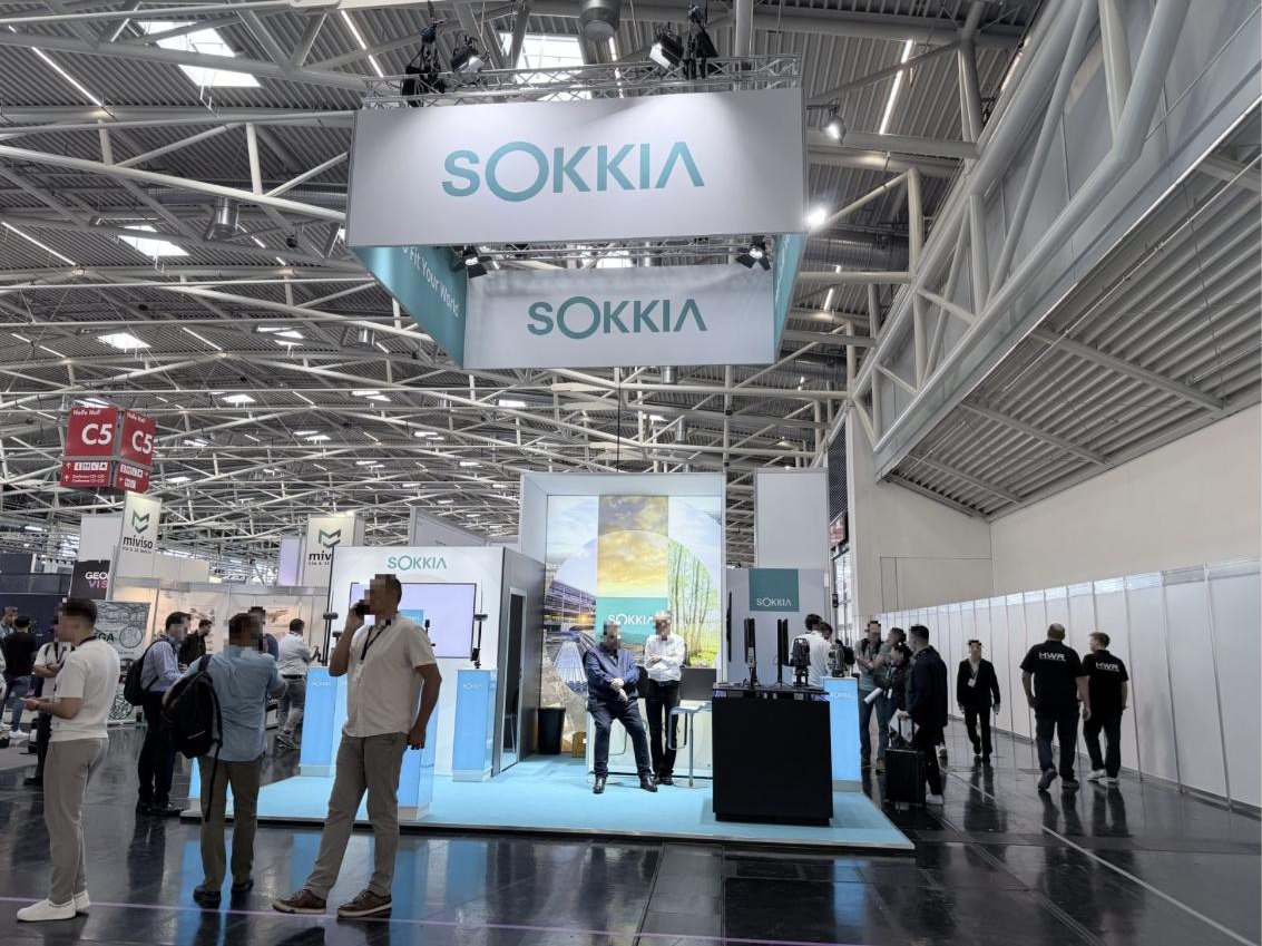 Sokkia（Hall C5）。トータルステーション・GNSSを中心とした展示
